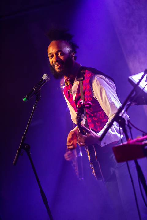Fantastic Negrito @ De Roma, picture 7, photographed by Chris Lippens - FrontView Magazine