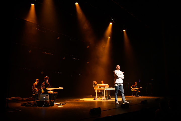 Gers Pardoel - Bijzonder @ Stadsschouwburg Antwerpen, foto 7, foto's door Sandra Van Watermeulen - FrontView Magazine