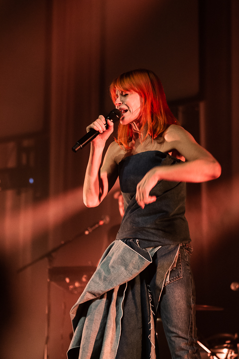 Axelle Red @ Het Depot, picture 1, photographed by Chris Lippens - FrontView Magazine