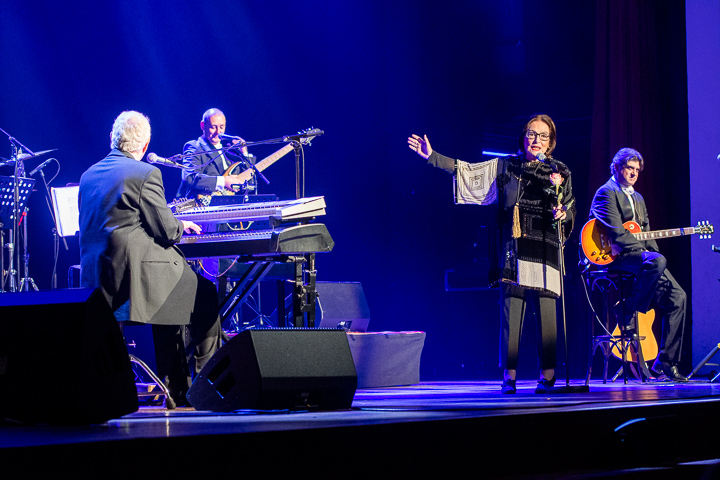 Nana Mouskouri - Forever Young Tour @ De Roma, foto 5, foto's door Dimitri Vanlommel - FrontView Magazine