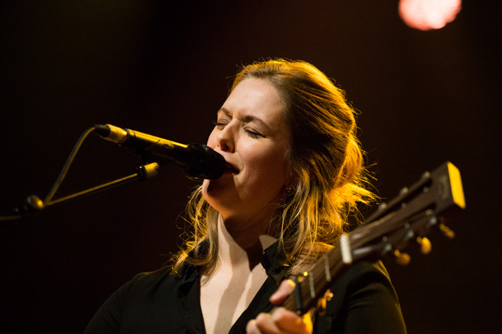 Maaike Ouboter @ Het Depot, picture 10, photographed by Dieter Boone - FrontView Magazine