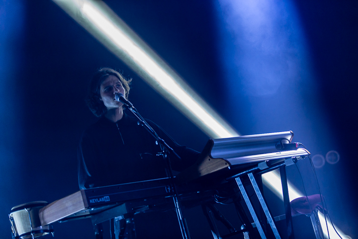 Tamino @ Ancienne Belgique, picture 5, photographed by Chris Lippens - FrontView Magazine