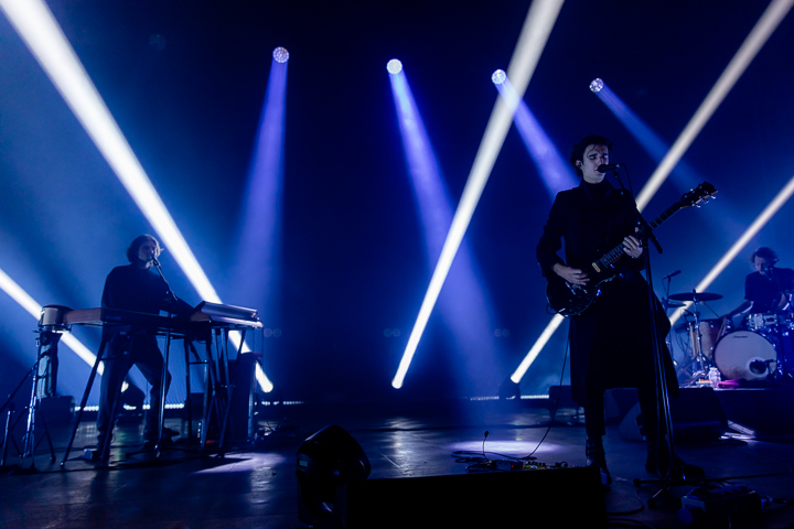 Tamino @ Ancienne Belgique, picture 7, photographed by Chris Lippens - FrontView Magazine