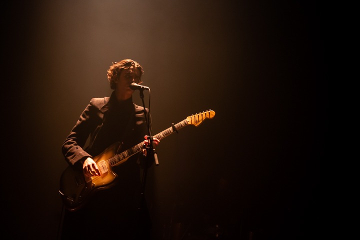 Tamino @ Ancienne Belgique, picture 9, photographed by Chris Lippens - FrontView Magazine