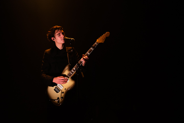 Tamino @ Ancienne Belgique, picture 11, photographed by Chris Lippens - FrontView Magazine