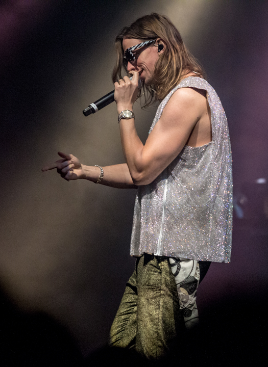 De Jeugd Van Tegenwoordig @ Het Depot 8 December 2018, picture 1, photographed by Zourab Moussaev - FrontView Magazine