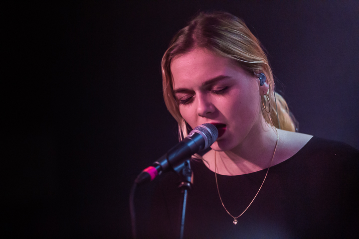 Portland @ Trix Bar, picture 5, photographed by Chris Lippens - FrontView Magazine
