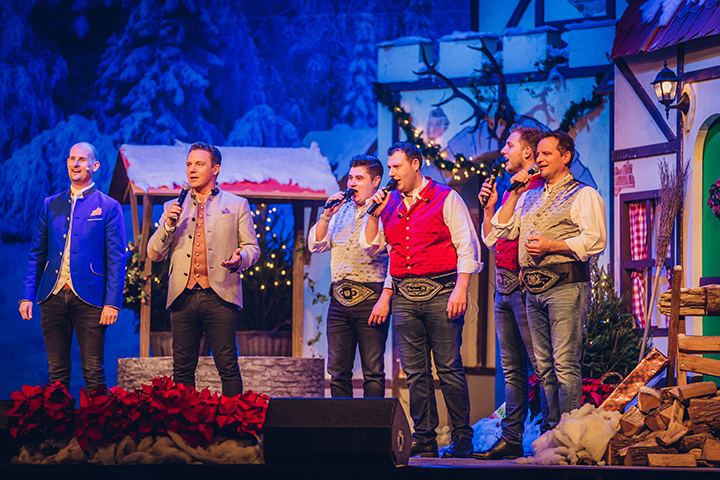 Weihnachtsfest der Volksmusik @ Ethias Theater, foto 1, foto's door Elke Briers - FrontView Magazine