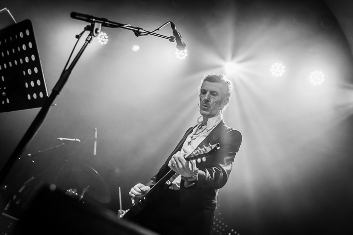 Willy Willy and The Voodoo Band @ De Casino, picture 2, photographed by Danny Wagemans - FrontView Magazine