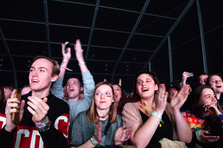Years & Years @ Provinciaal Domein Puyenbroeck, foto 1, foto's door Sandra Van Watermeulen - FrontView Magazine