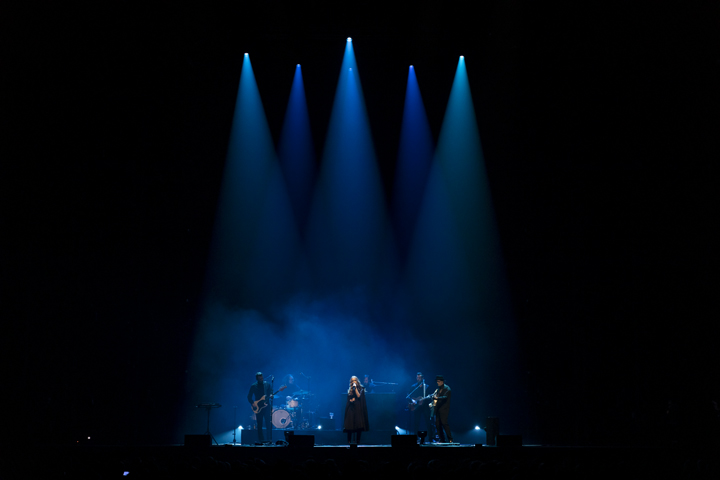 Hooverphonic @ Lotto arena, picture 3, photographed by Frank Lambrechts - FrontView Magazine