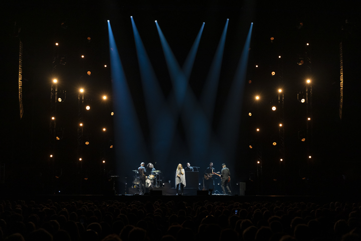 Hooverphonic @ Lotto arena, picture 11, photographed by Frank Lambrechts - FrontView Magazine