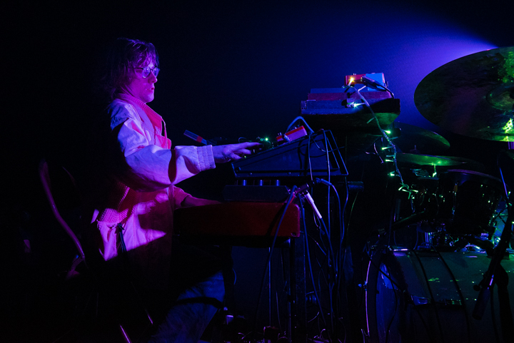 Beraadgeslagen (& Bert Cools) @ De Roma, picture 10, photographed by Myra Segers - FrontView Magazine