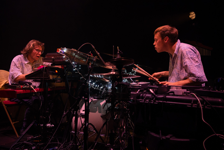 Beraadgeslagen (& Bert Cools) @ De Roma, picture 22, photographed by Myra Segers - FrontView Magazine