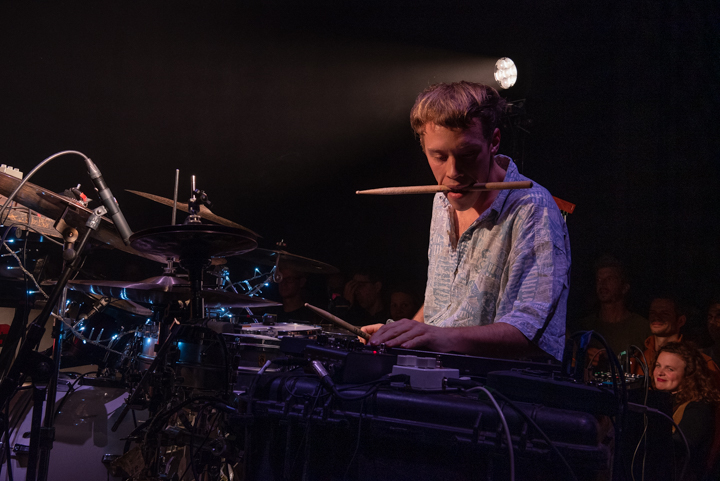 Beraadgeslagen (& Bert Cools) @ De Roma, picture 25, photographed by Myra Segers - FrontView Magazine
