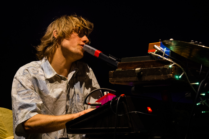Beraadgeslagen (& Bert Cools) @ De Roma, picture 27, photographed by Myra Segers - FrontView Magazine