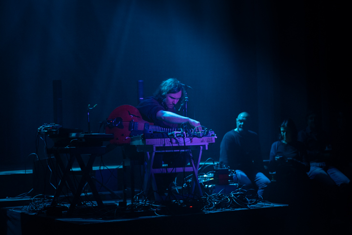 Beraadgeslagen (& Bert Cools) @ De Roma, picture 35, photographed by Myra Segers - FrontView Magazine