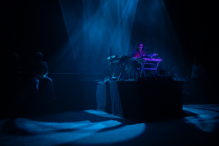 Beraadgeslagen (& Bert Cools) @ De Roma, picture 37, photographed by Myra Segers - FrontView Magazine