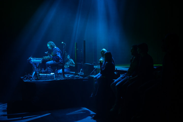 Beraadgeslagen (& Bert Cools) @ De Roma, picture 39, photographed by Myra Segers - FrontView Magazine