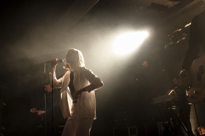 Whisperings Sons @ Muziekodroom, picture 3, photographed by Hilde  Hermans - FrontView Magazine