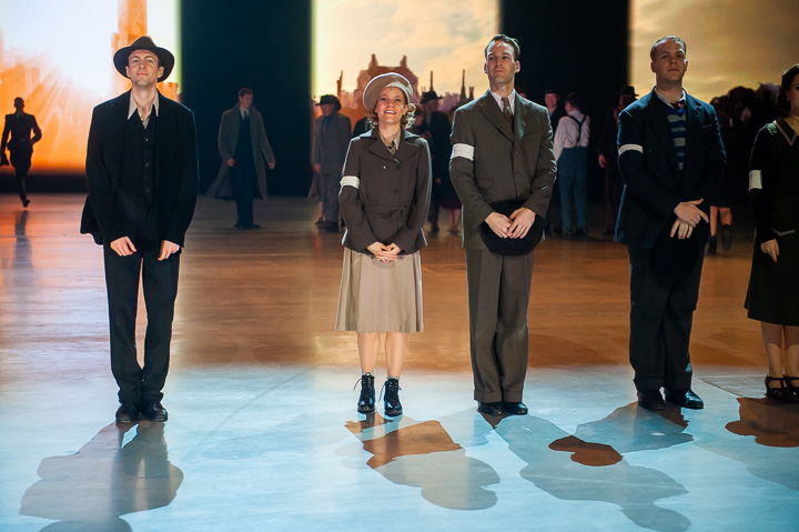 Première Laura Tesoro in 40-45 @ Studio 100 Pop-up Theater, picture 5, photographed by Goele Bormans - FrontView Magazine