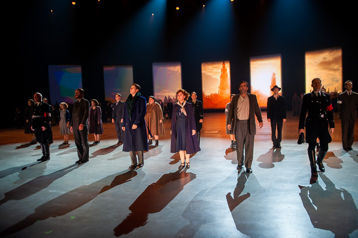 Première Laura Tesoro in 40-45 @ Studio 100 Pop-up Theater, picture 6, photographed by Goele Bormans - FrontView Magazine