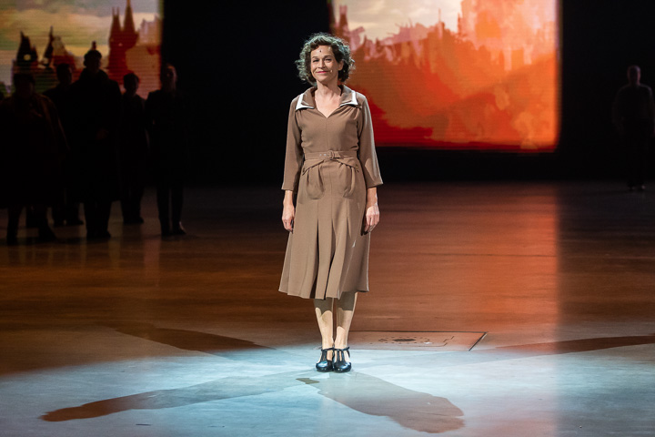 Première Laura Tesoro in 40-45 @ Studio 100 Pop-up Theater, picture 9, photographed by Goele Bormans - FrontView Magazine