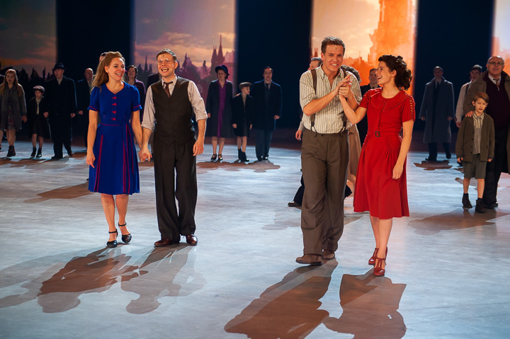 Première Laura Tesoro in 40-45 @ Studio 100 Pop-up Theater, picture 21, photographed by Goele Bormans - FrontView Magazine