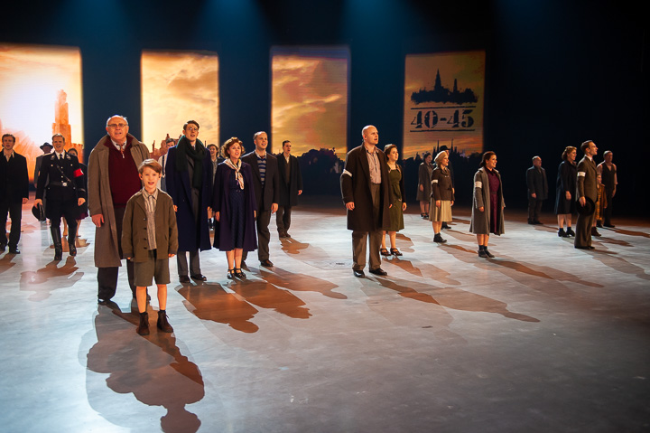 Première Laura Tesoro in 40-45 @ Studio 100 Pop-up Theater, picture 23, photographed by Goele Bormans - FrontView Magazine