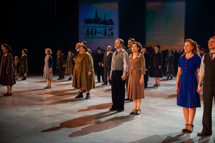 Première Laura Tesoro in 40-45 @ Studio 100 Pop-up Theater, picture 24, photographed by Goele Bormans - FrontView Magazine