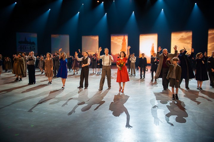 Première Laura Tesoro in 40-45 @ Studio 100 Pop-up Theater, picture 36, photographed by Goele Bormans - FrontView Magazine