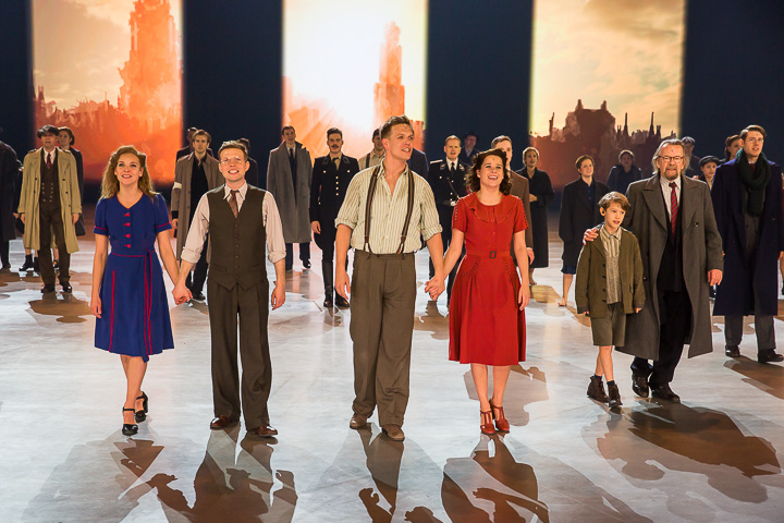 Schoolvoorstelling 40-45 @ Studio 100 Pop-Up Theater, foto 10, foto's door Marc Verdonck - FrontView Magazine