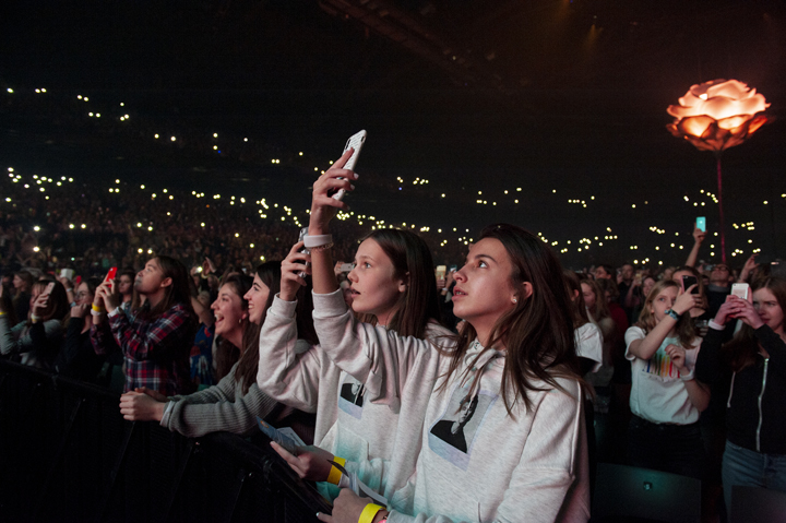 Shawn Mendes @ Sportpaleis, picture 3, photographed by Sandra Van Watermeulen - FrontView Magazine