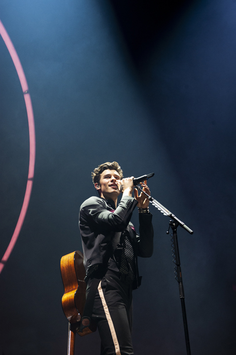 Shawn Mendes @ Sportpaleis, picture 4, photographed by Sandra Van Watermeulen - FrontView Magazine