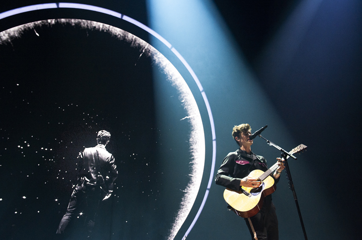 Shawn Mendes @ Sportpaleis, picture 10, photographed by Sandra Van Watermeulen - FrontView Magazine