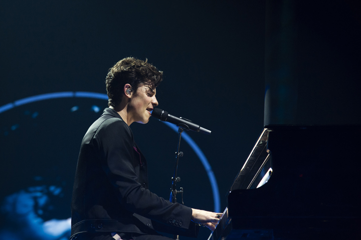 Shawn Mendes @ Sportpaleis, picture 12, photographed by Sandra Van Watermeulen - FrontView Magazine