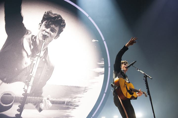 Shawn Mendes @ Sportpaleis, picture 14, photographed by Sandra Van Watermeulen - FrontView Magazine