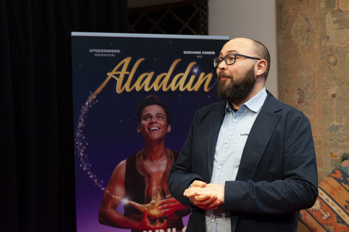 Persconferentie Aladdin @ Ashtari Oriental Carpets, picture 4, photographed by Sandra Van Watermeulen - FrontView Magazine