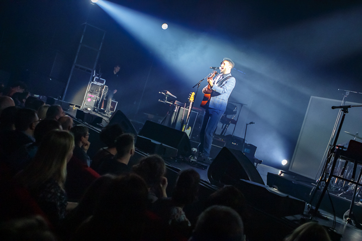 Charlie Winston @ Koninklijk Circus, picture 3, photographed by Alex Wyckmans - FrontView Magazine