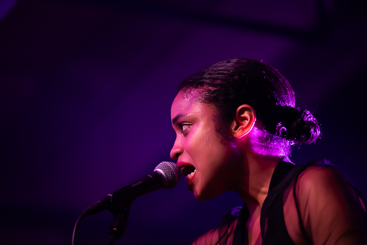 Adia Victoria - The Dope Queen Tour @ De Roma, picture 15, photographed by Christian Kwa - FrontView Magazine