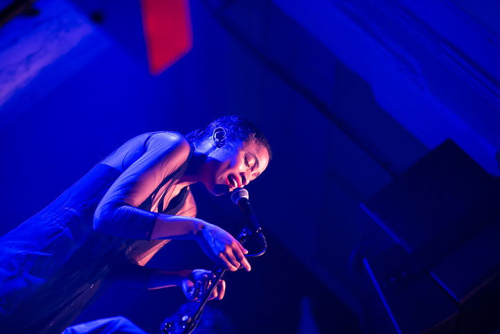 Adia Victoria - The Dope Queen Tour @ De Roma, picture 20, photographed by Christian Kwa - FrontView Magazine