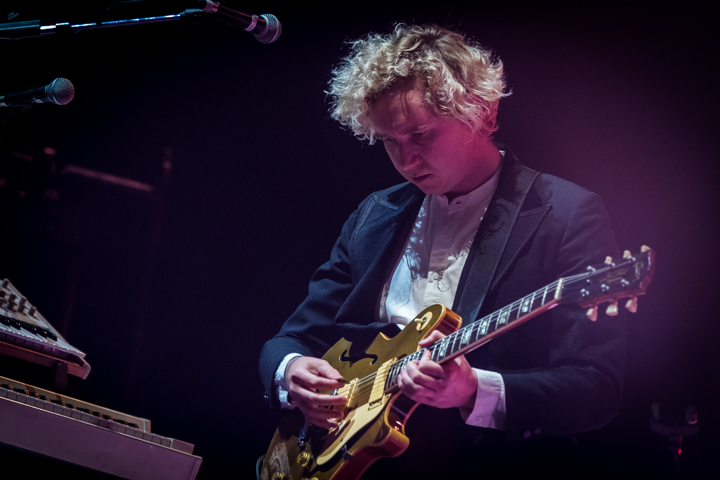The Kooks @ Lotto Arena Antwerpen, foto 12, foto's door Tim Delmoitie - FrontView Magazine