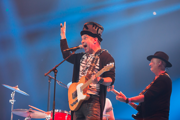 MNM Back to the 90's & 00's @ Sportpaleis, picture 34, photographed by Marc Verdonck - FrontView Magazine