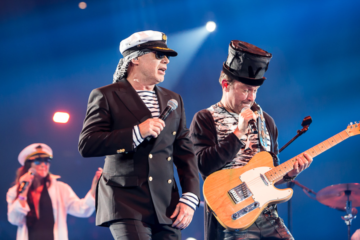 MNM Back to the 90's & 00's @ Sportpaleis, picture 36, photographed by Marc Verdonck - FrontView Magazine