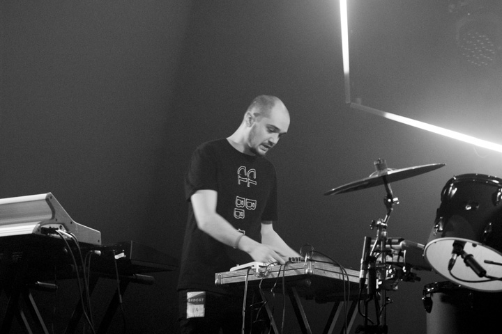 BRDCST @ AB Brussel, picture 32, photographed by Hilde  Hermans - FrontView Magazine