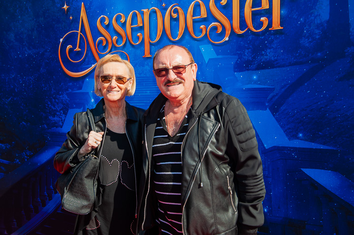 Rode loper - Première Assepoester @ Theater Elckerlyc, foto 6, foto's door Goele Bormans - FrontView Magazine