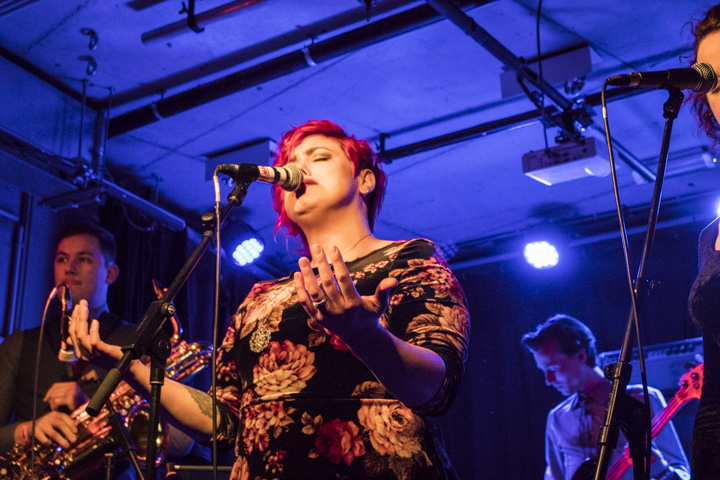 Cool presents Hannah Williams & The Affirmations @ Depot Leuven, picture 5, photographed by Hilde  Hermans - FrontView Magazine