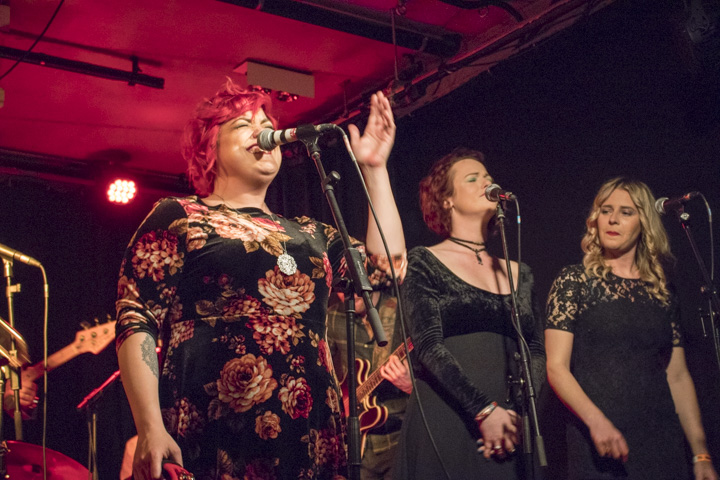 Cool presents Hannah Williams & The Affirmations @ Depot Leuven, picture 27, photographed by Hilde  Hermans - FrontView Magazine