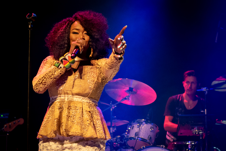 Oumou Sangare @ De Roma, picture 1, photographed by Myra Segers - FrontView Magazine