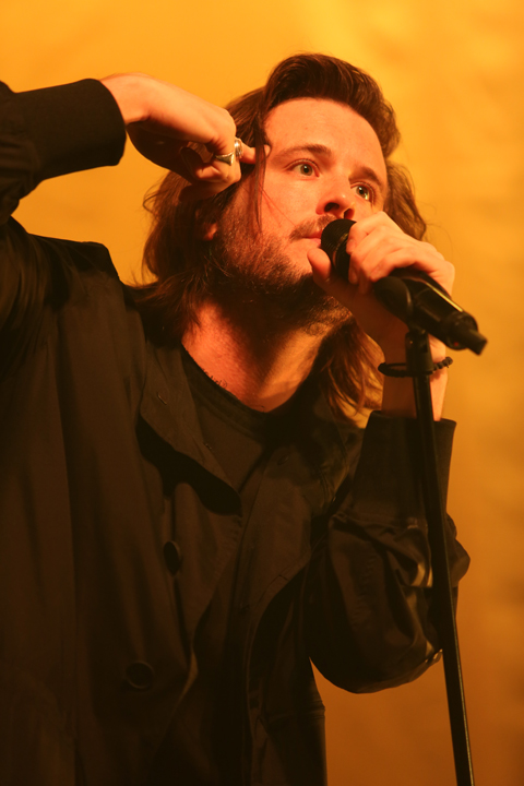 Bazart @ Ancienne Belgique, picture 5, photographed by Pascal Liagre - FrontView Magazine
